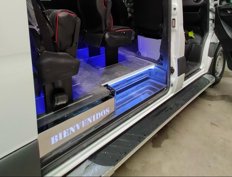 Estribo de acceso tipo sport turismo