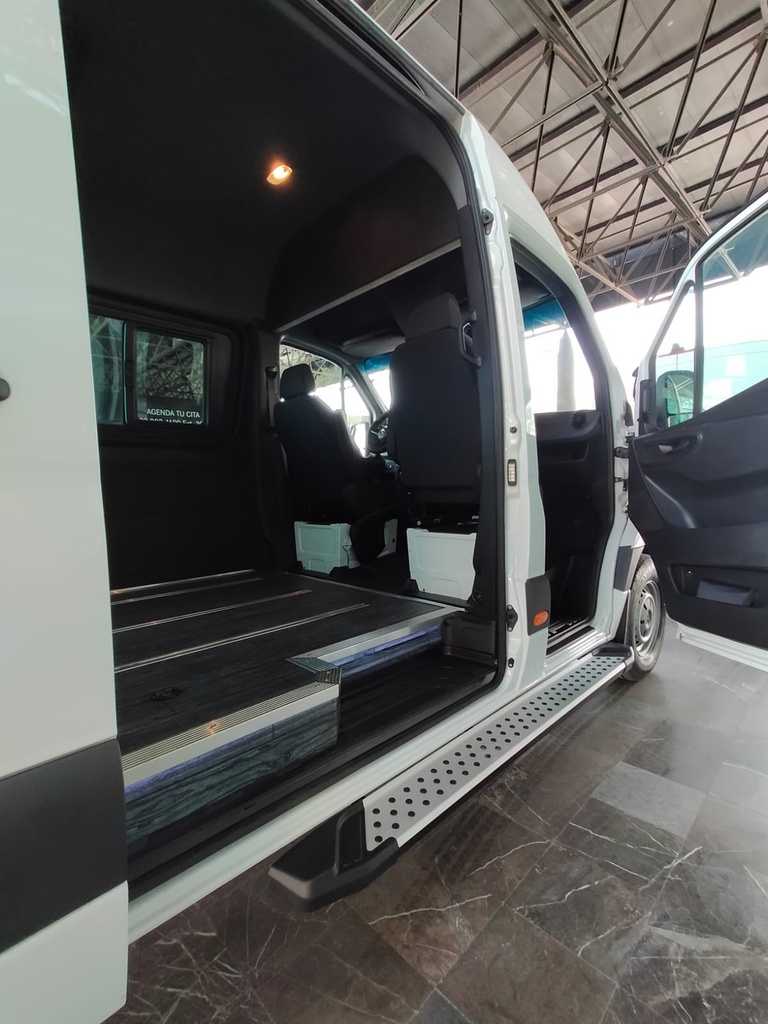 Estribo de acceso tipo sport turismo